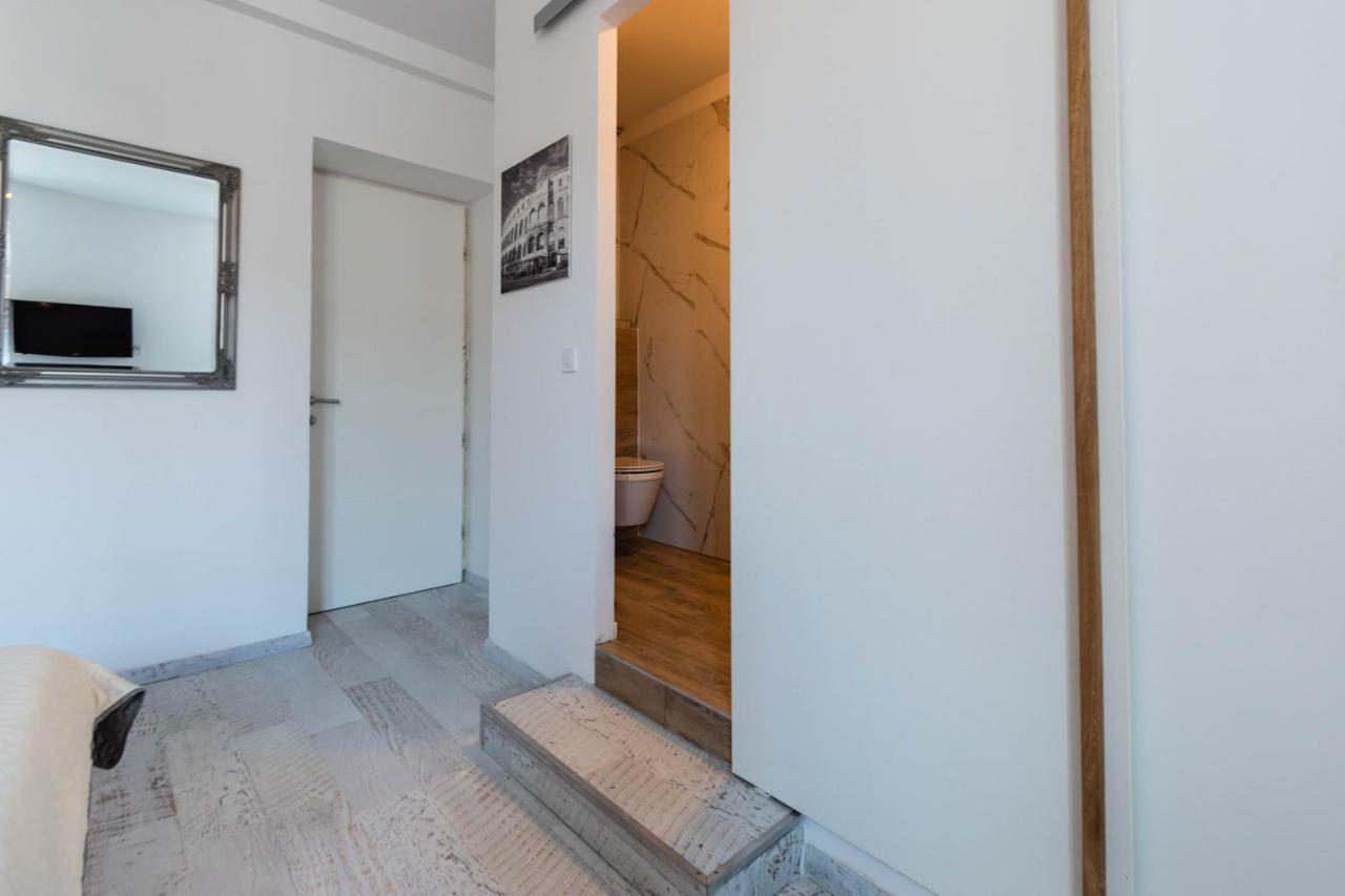 L&B City Center Studios Apartments 3*