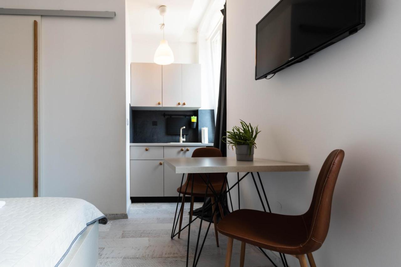 L&B City Center Studios Apartments Penzión pre hostí