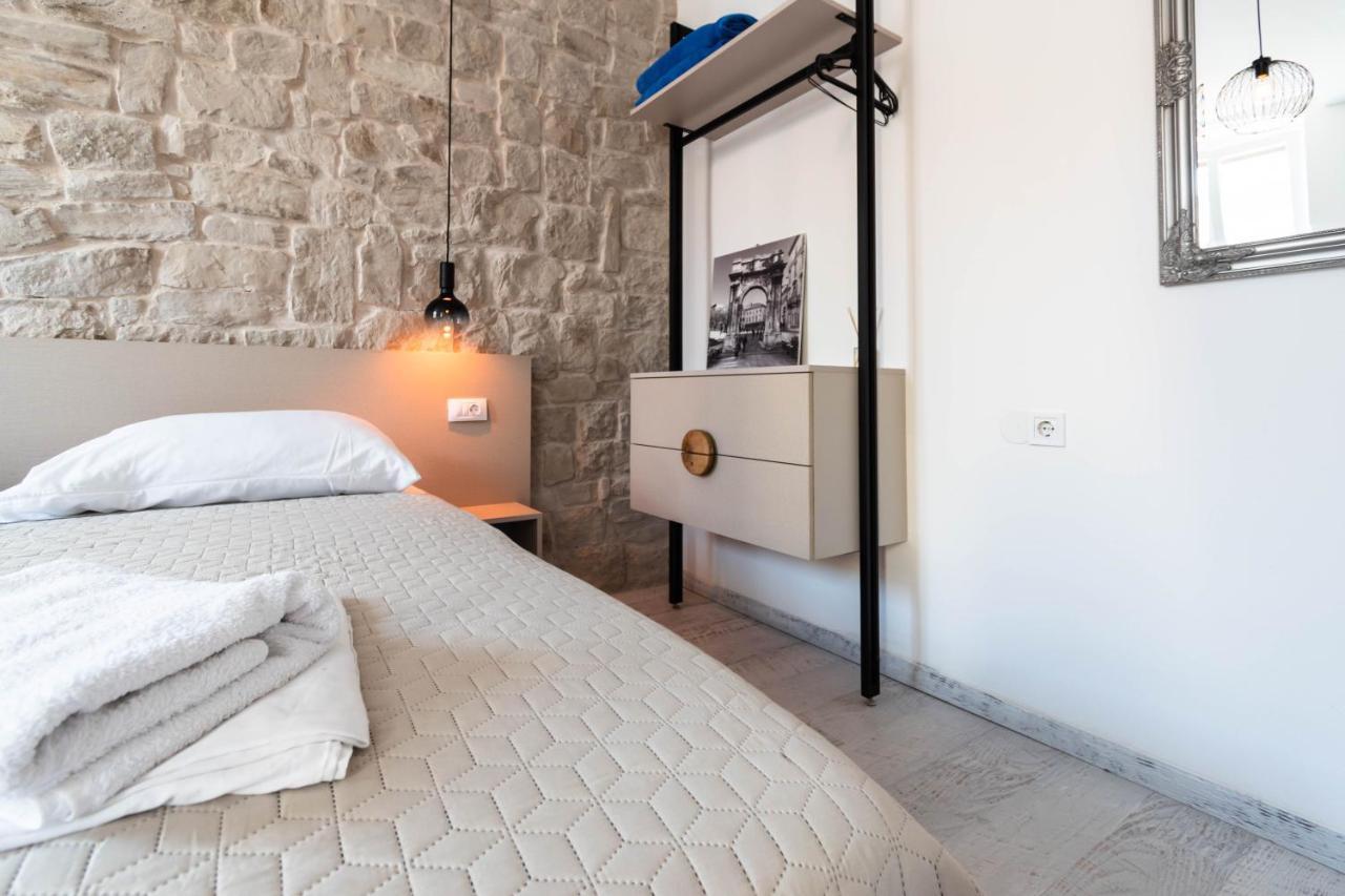 L&B City Center Studios Apartments Penzión pre hostí Pula