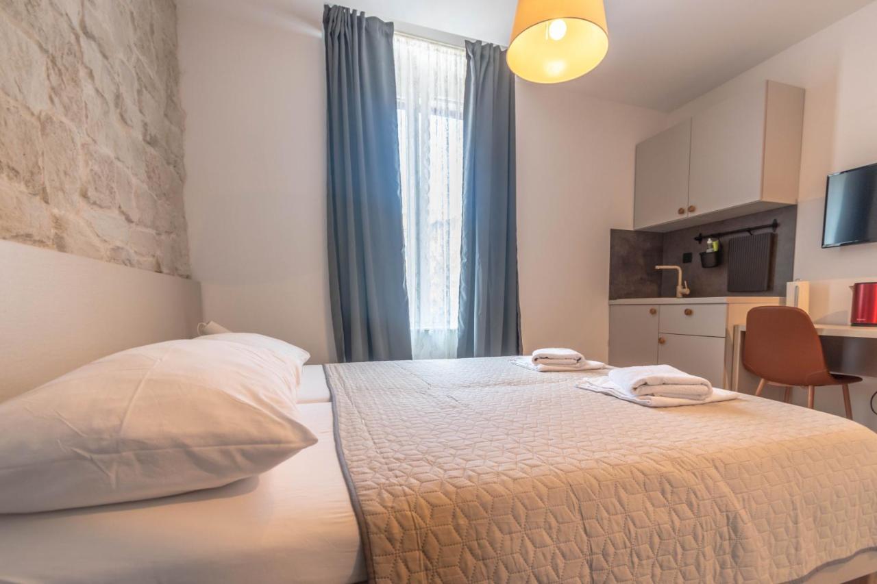 L&B City Center Studios Apartments 3*