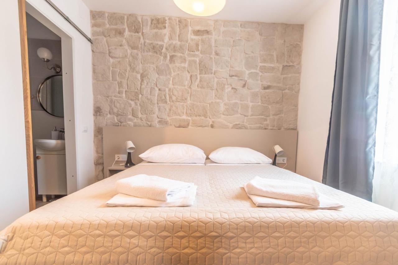L&B City Center Studios Apartments Penzión pre hostí