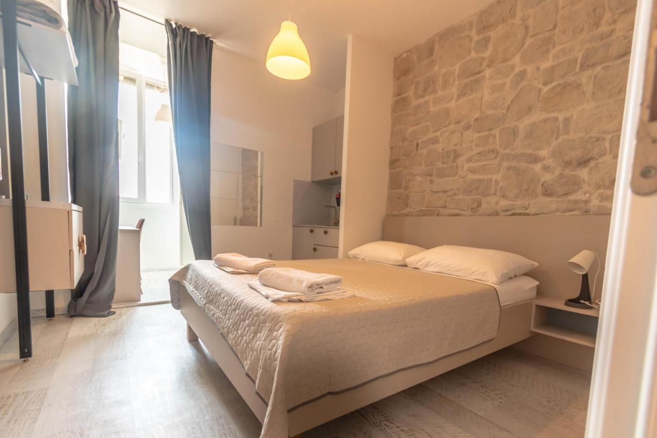 Penzión pre hostí L&B City Center Studios Apartments 3*