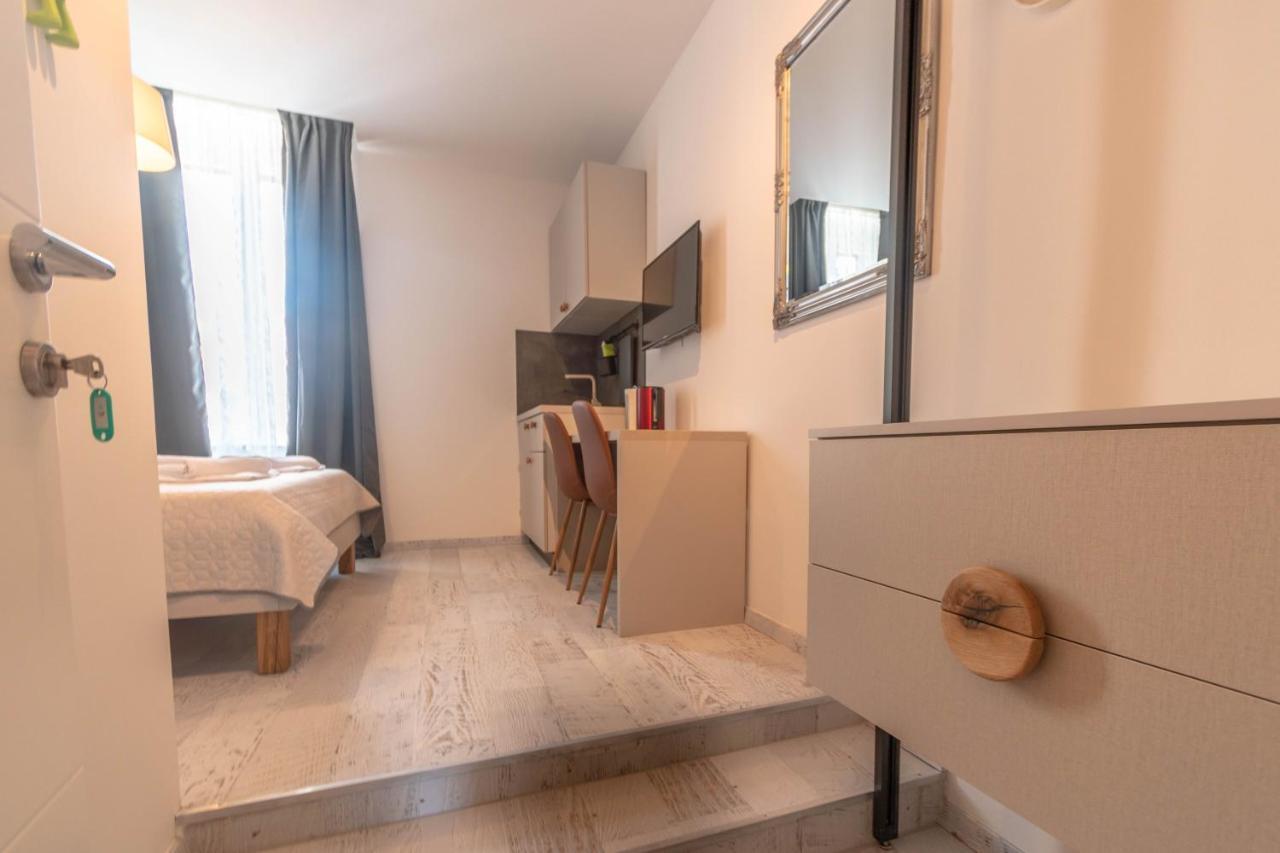 L&B City Center Studios Apartments 3*